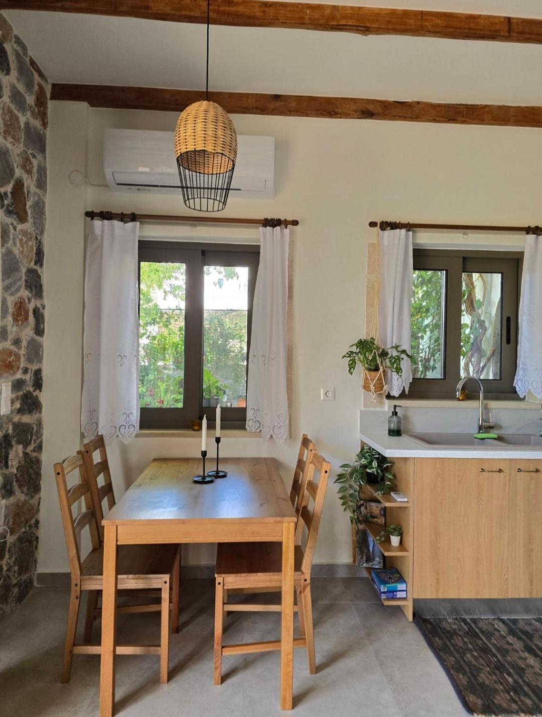 Wind Apartment In Agia Roumeli Exterior photo