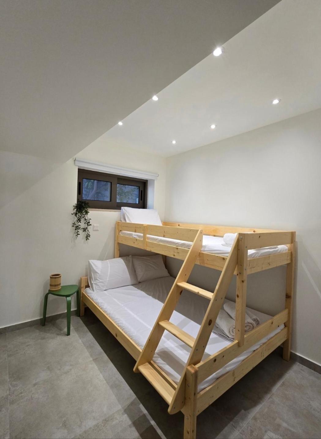 Wind Apartment In Agia Roumeli Exterior photo
