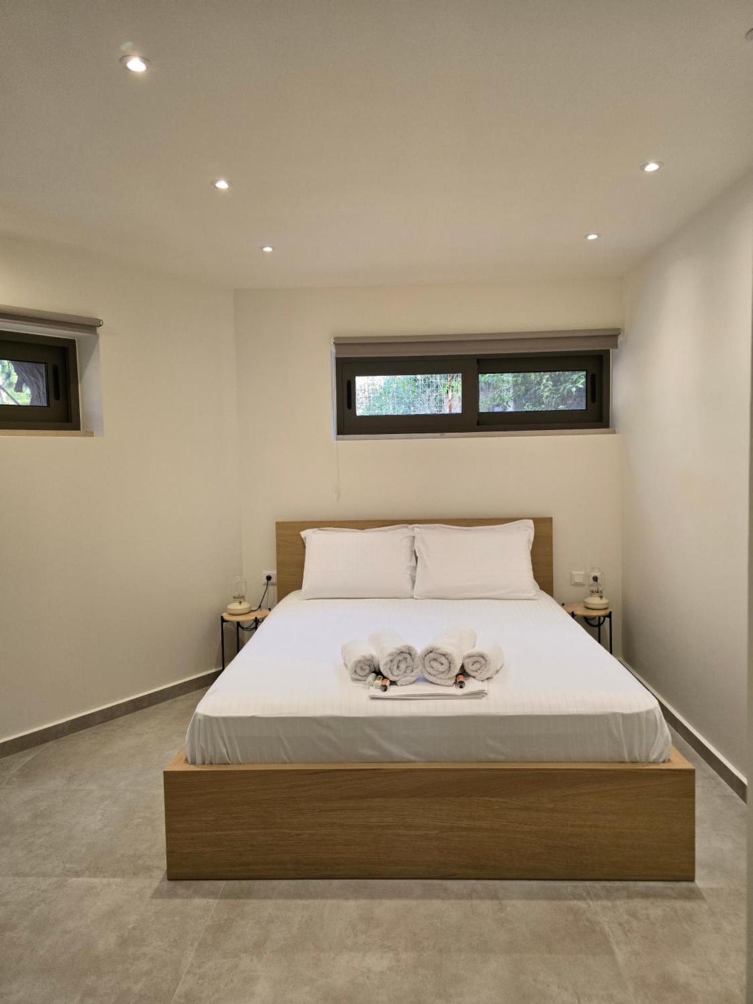 Wind Apartment In Agia Roumeli Exterior photo